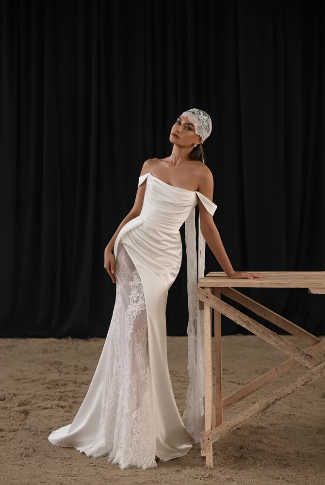 Elonz with veil  