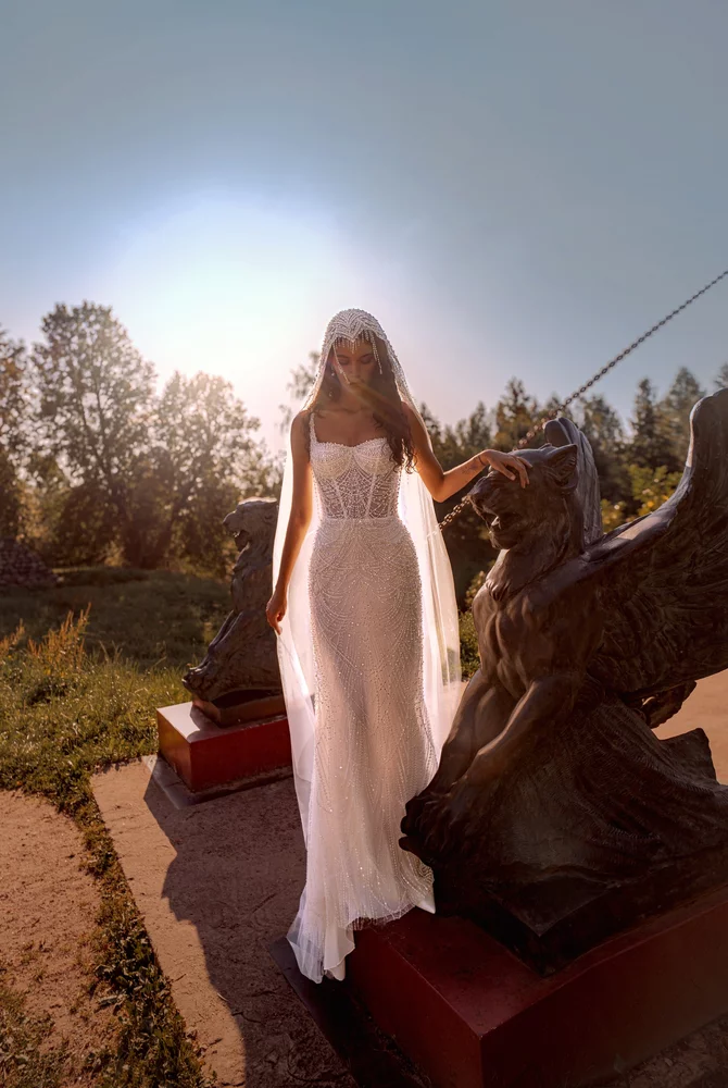 Gardia with veil  