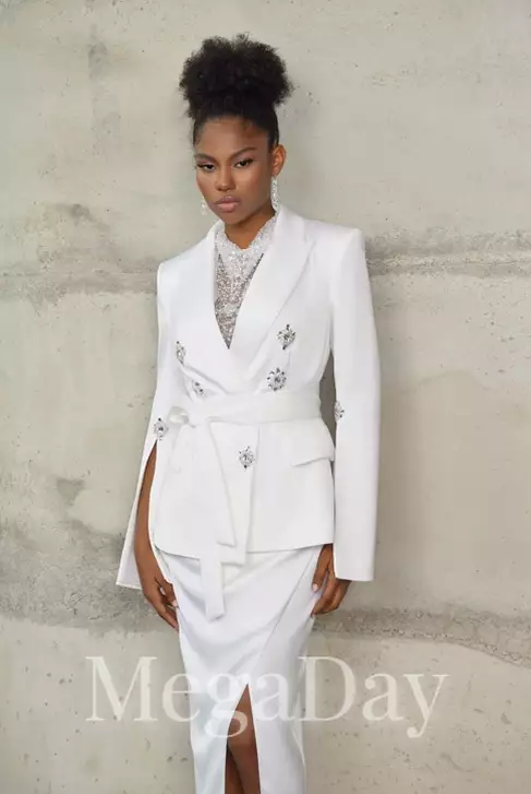 Carol_with_blazer(1) 